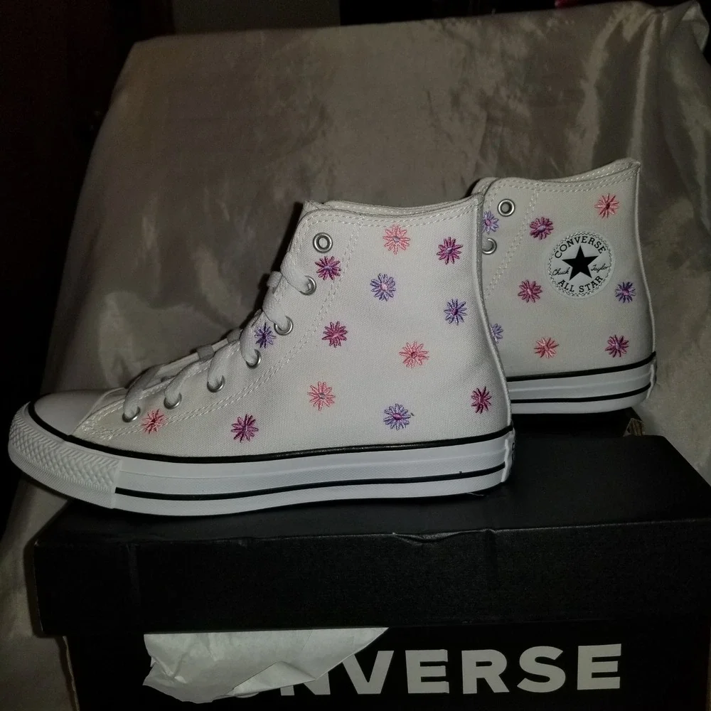 Converse CTAS Hi Kid 6 White Jellyfish Jitter Floral Embroidered A11781F